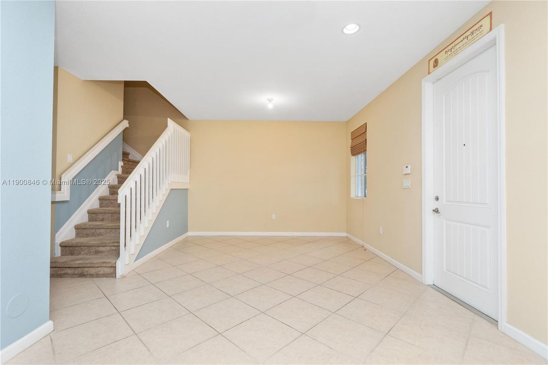 Active With Contract: $350,000 (3 beds, 2 baths, 1580 Square Feet)