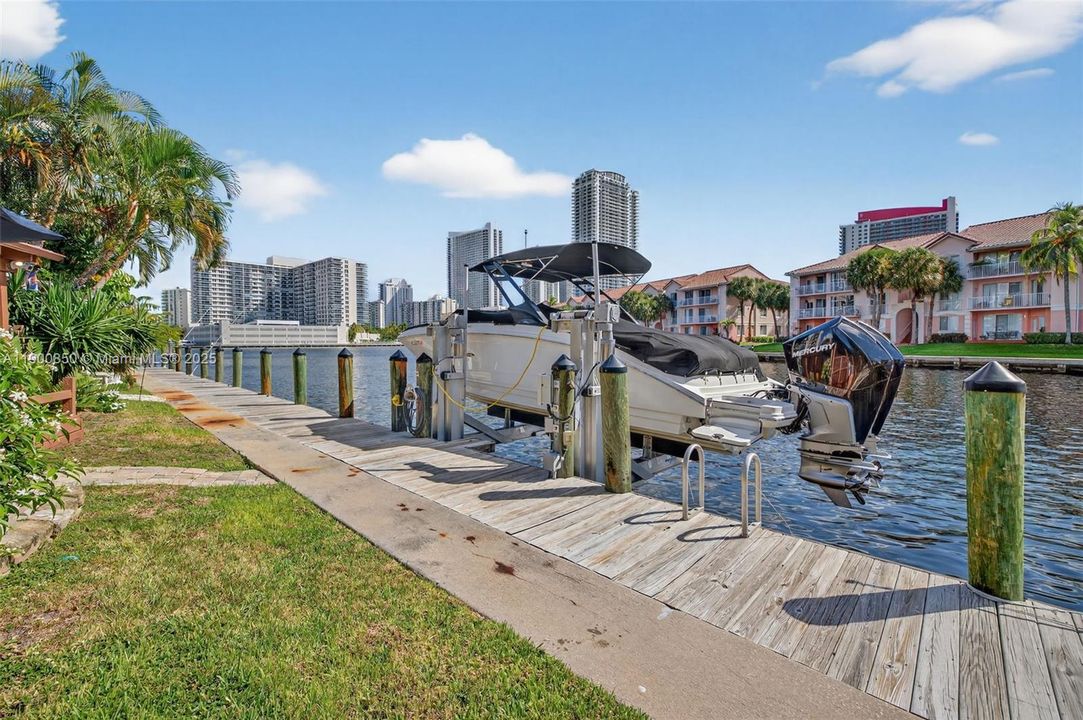 На продажу: $875,000 (3 спален, 2 ванн, 1680 Квадратных фут)