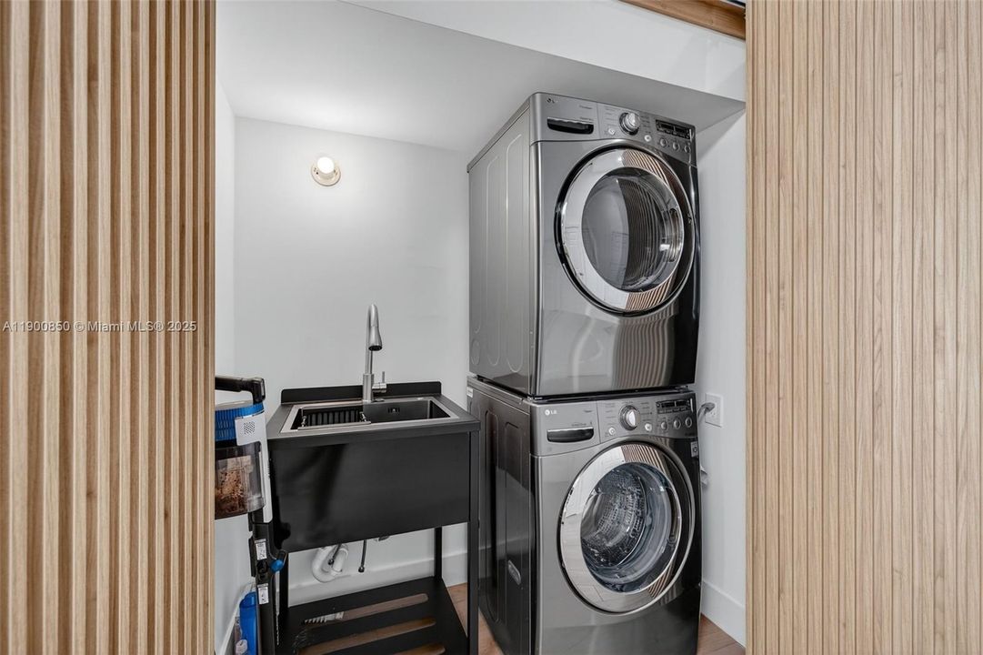 На продажу: $875,000 (3 спален, 2 ванн, 1680 Квадратных фут)