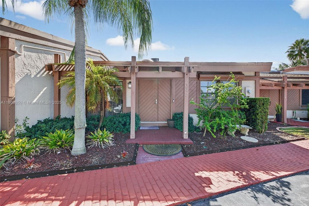 На продажу: $875,000 (3 спален, 2 ванн, 1680 Квадратных фут)