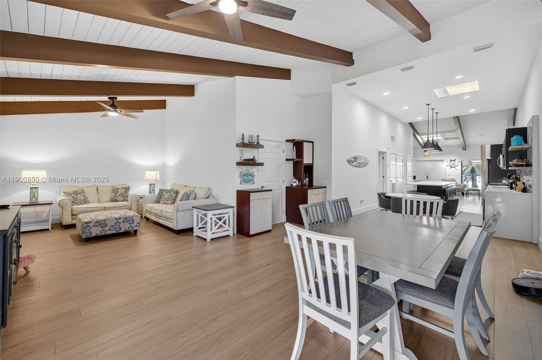 На продажу: $875,000 (3 спален, 2 ванн, 1680 Квадратных фут)