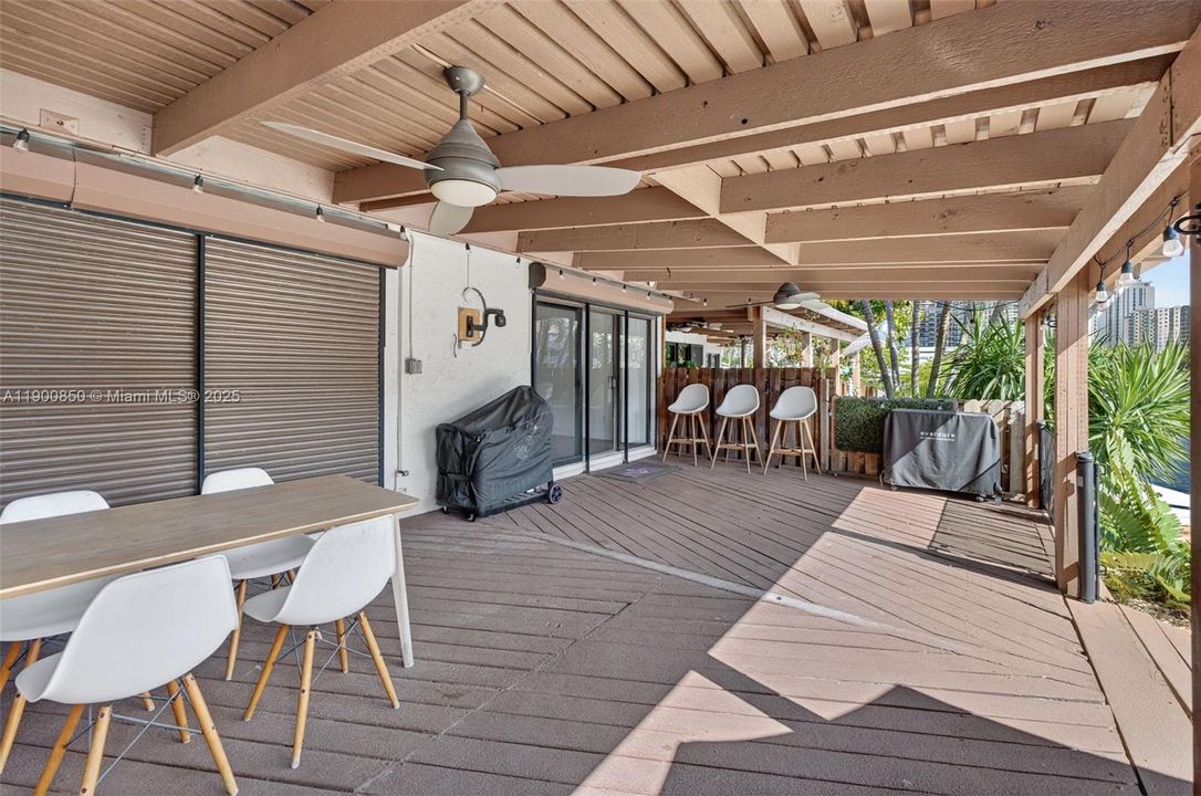 На продажу: $875,000 (3 спален, 2 ванн, 1680 Квадратных фут)