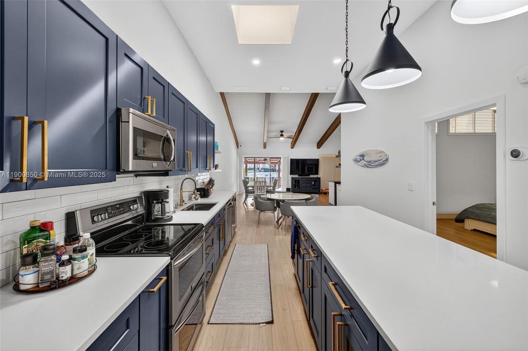 На продажу: $875,000 (3 спален, 2 ванн, 1680 Квадратных фут)