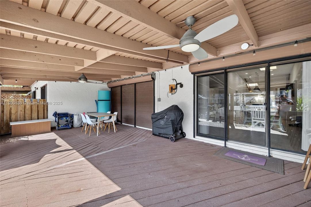 На продажу: $875,000 (3 спален, 2 ванн, 1680 Квадратных фут)