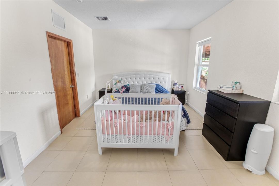 For Sale: $670,000 (3 beds, 2 baths, 1406 Square Feet)