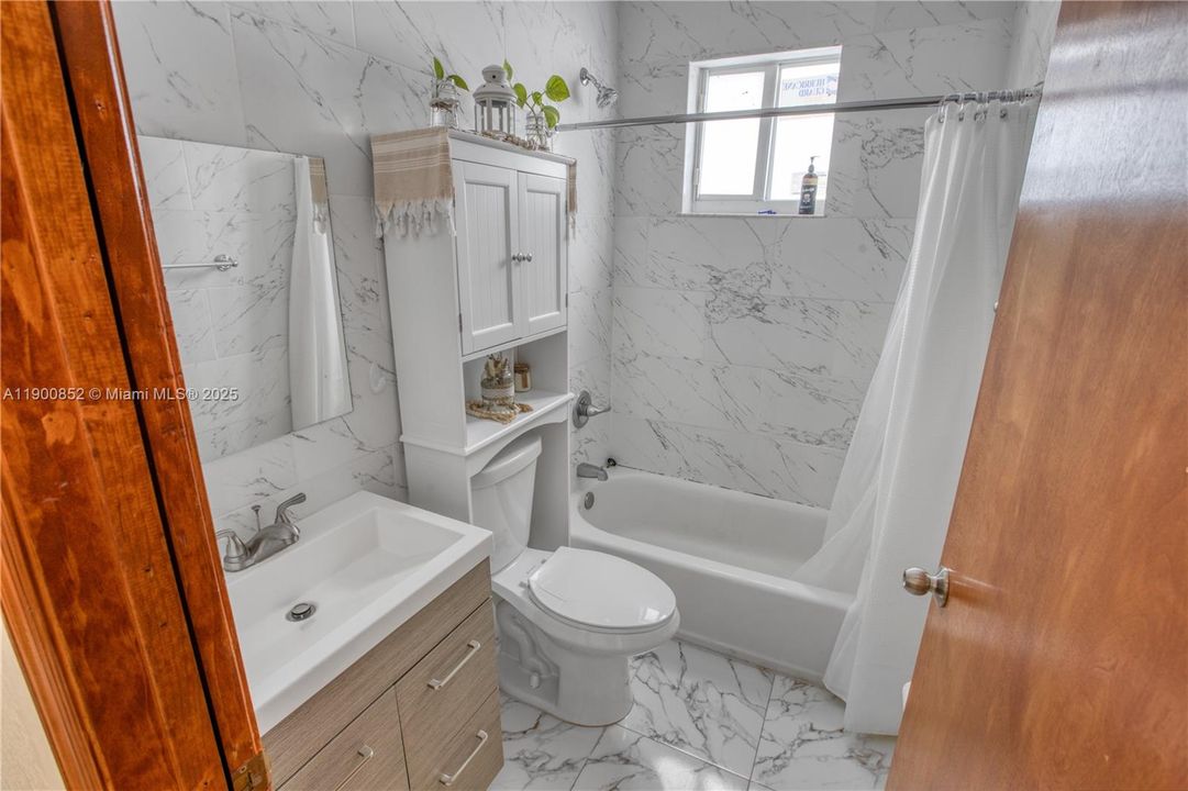 For Sale: $670,000 (3 beds, 2 baths, 1406 Square Feet)