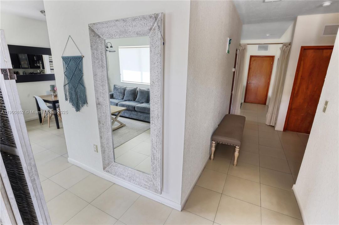 For Sale: $670,000 (3 beds, 2 baths, 1406 Square Feet)