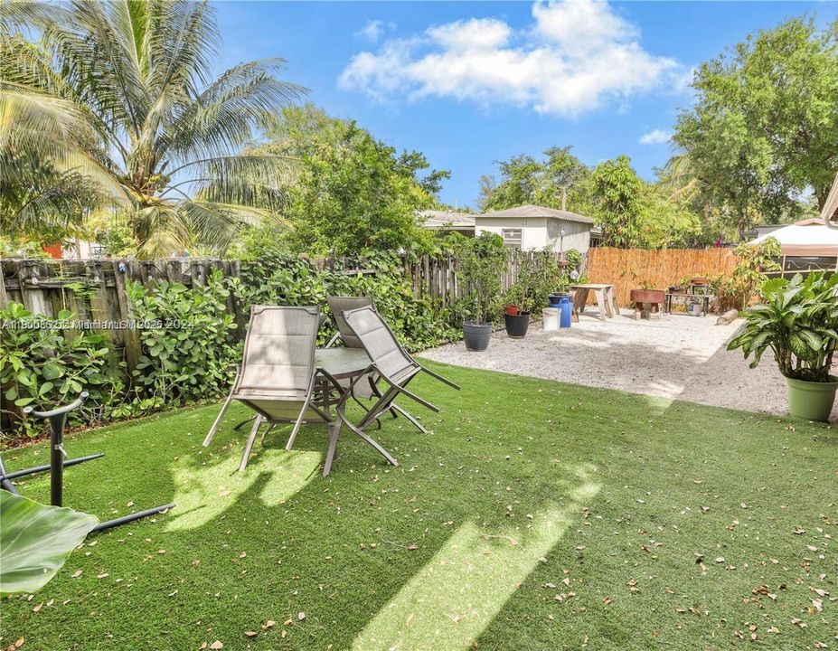 For Sale: $670,000 (3 beds, 2 baths, 1406 Square Feet)