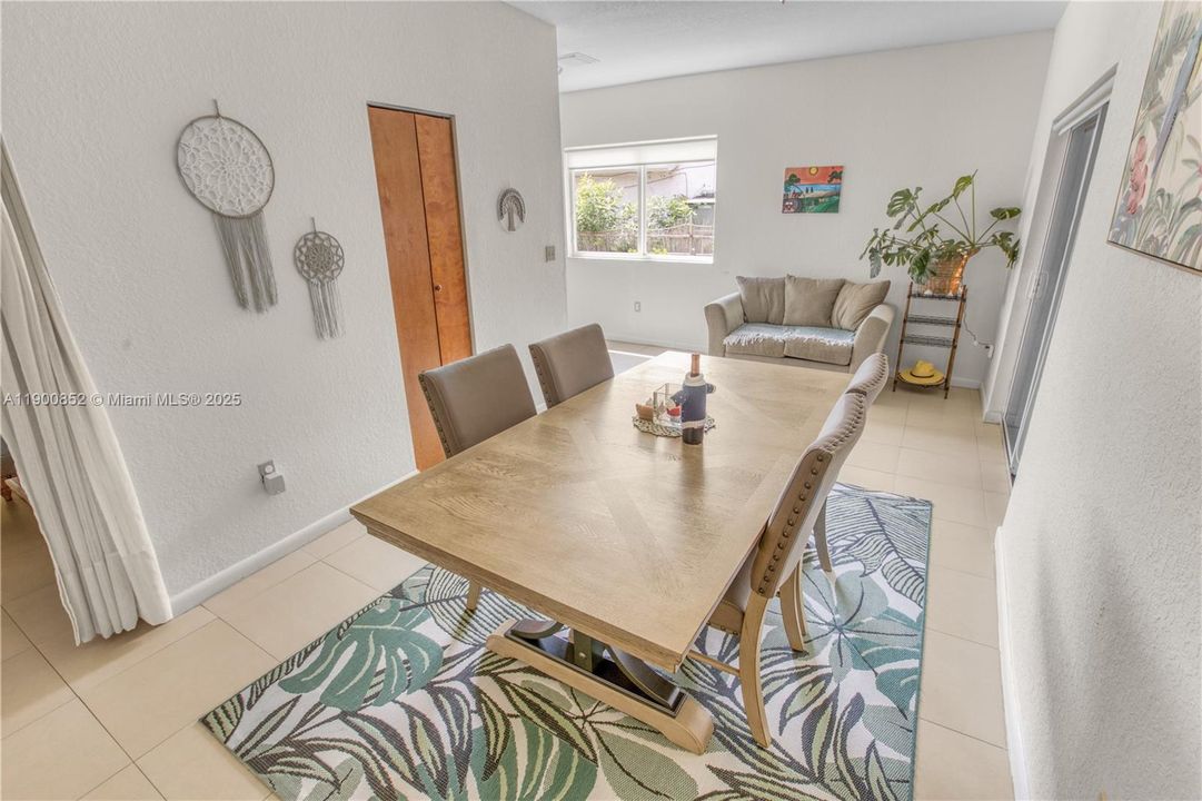 For Sale: $670,000 (3 beds, 2 baths, 1406 Square Feet)