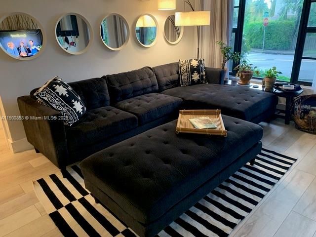 待售: $1,248,500 (0 贝兹, 0 浴室, 1700 平方英尺)