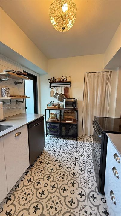 待售: $1,248,500 (0 贝兹, 0 浴室, 1700 平方英尺)