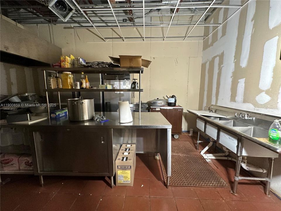 На продажу: $1,600,000 (0 спален, 0 ванн, 0 Квадратных фут)