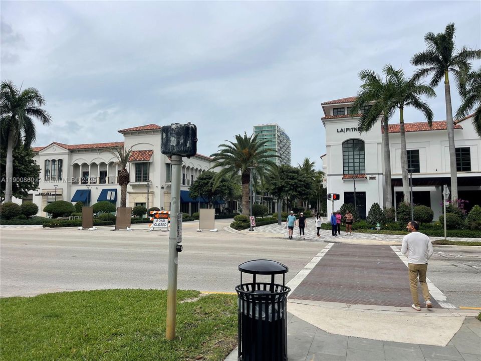 Recently Rented: $2,400 (1 beds, 1 baths, 755 Square Feet)