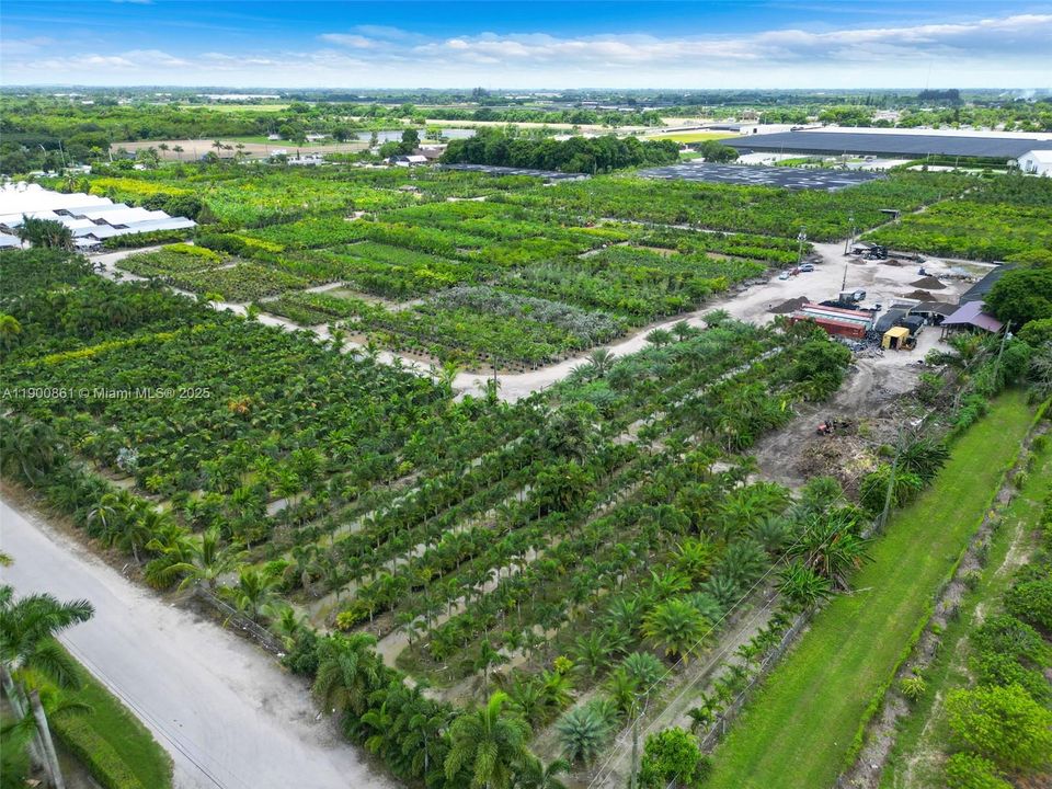 PACKED WITH INVENTORY APPROX 2.5M  WHOLESALE. IN REAR OF PROPERTY IS STORAGE WORK AREA