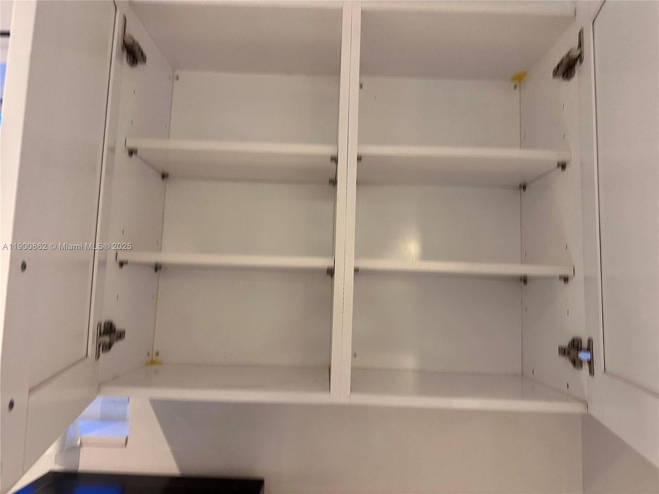 Active With Contract: $2,700 (2 beds, 2 baths, 1325 Square Feet)