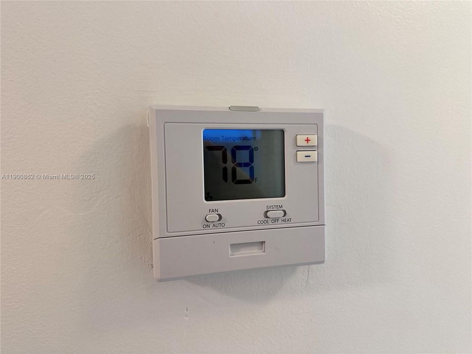 Active With Contract: $2,700 (2 beds, 2 baths, 1325 Square Feet)