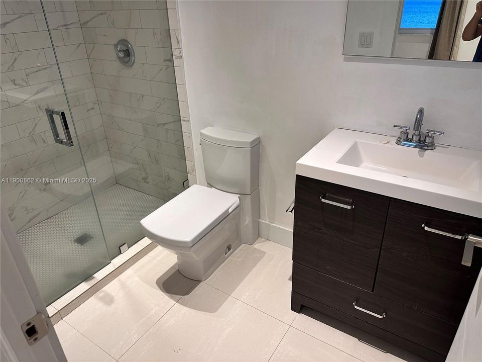 Active With Contract: $2,700 (2 beds, 2 baths, 1325 Square Feet)