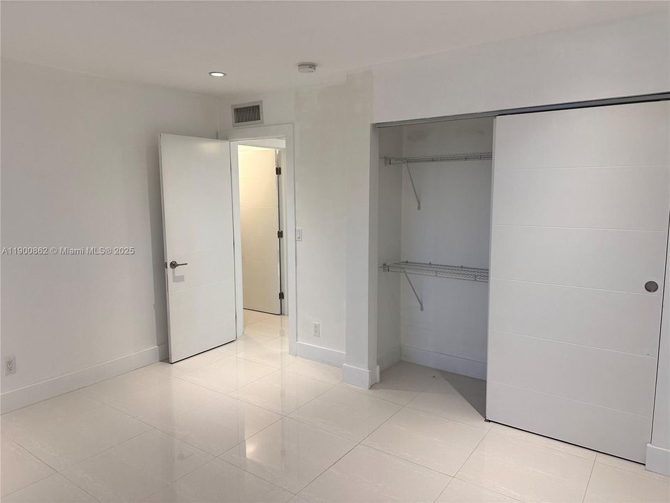 Active With Contract: $2,700 (2 beds, 2 baths, 1325 Square Feet)