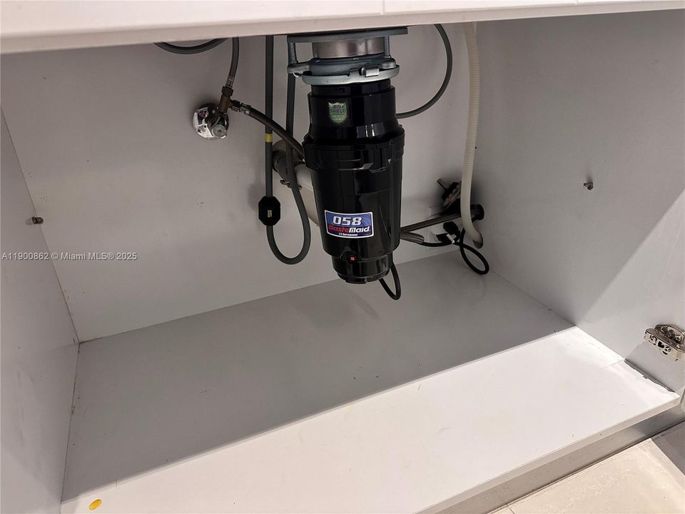 Active With Contract: $2,700 (2 beds, 2 baths, 1325 Square Feet)