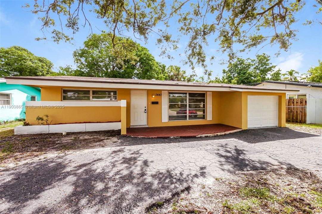 Recently Rented: $2,390 (2 beds, 2 baths, 1200 Square Feet)