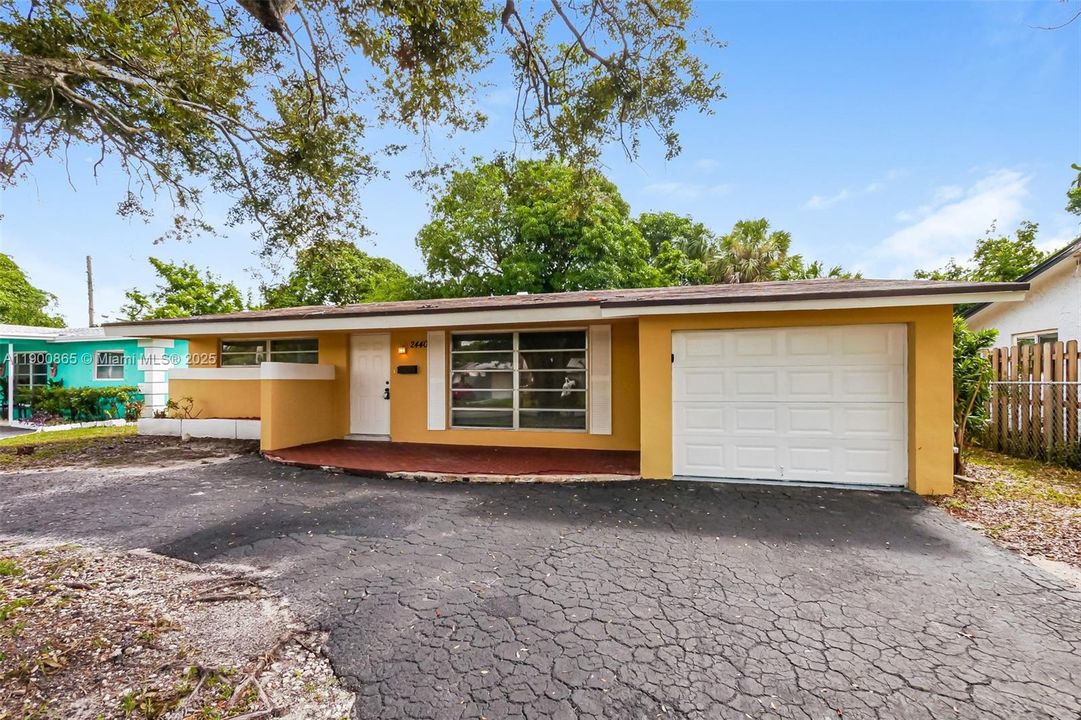 Recently Rented: $2,390 (2 beds, 2 baths, 1200 Square Feet)