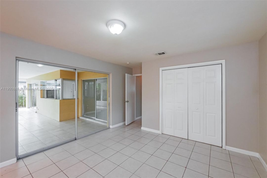 Recently Rented: $2,390 (2 beds, 2 baths, 1200 Square Feet)