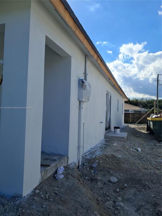 For Sale: $650,000 (4 beds, 2 baths, 1495 Square Feet)