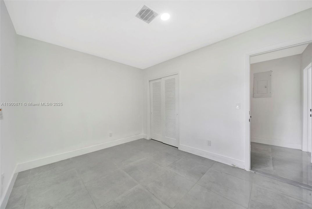 For Rent: $5,990 (5 beds, 2 baths, 2270 Square Feet)