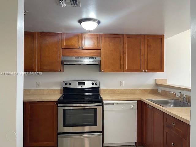 Active With Contract: $1,795 (1 beds, 1 baths, 600 Square Feet)
