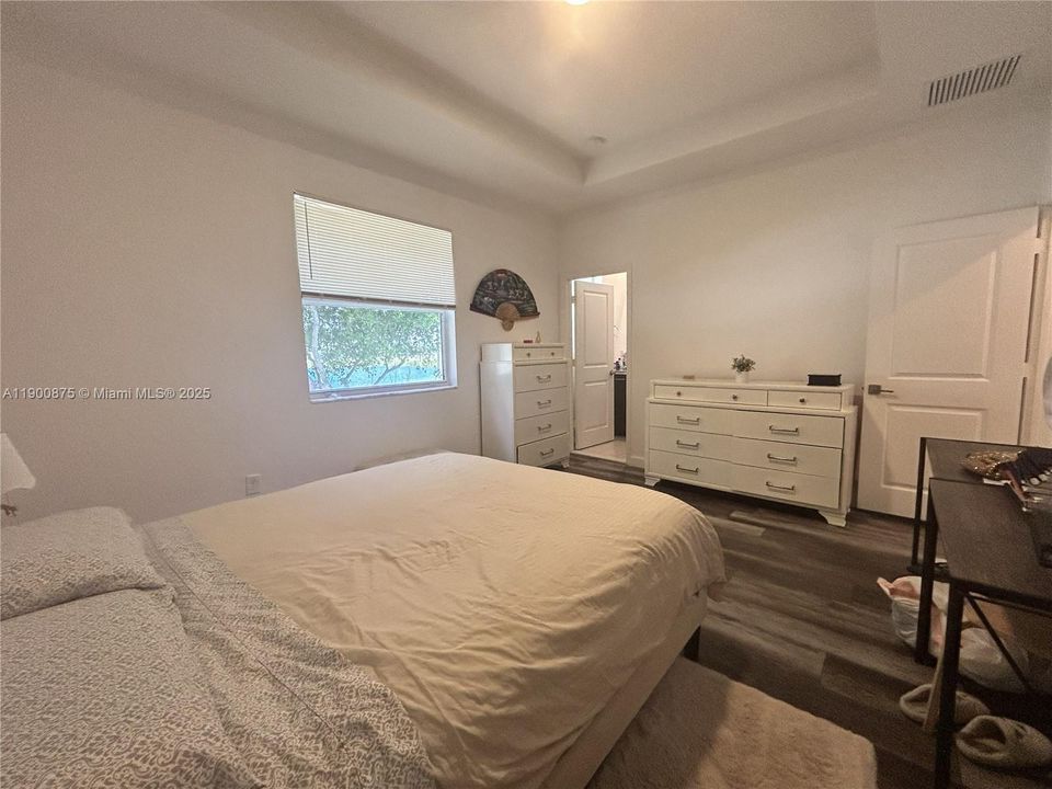 出租: $2,400 (4 贝兹, 2 浴室, 1612 平方英尺)