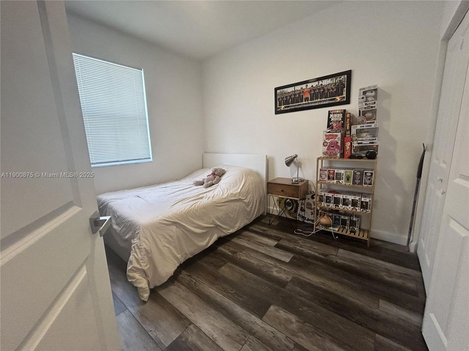 出租: $2,400 (4 贝兹, 2 浴室, 1612 平方英尺)