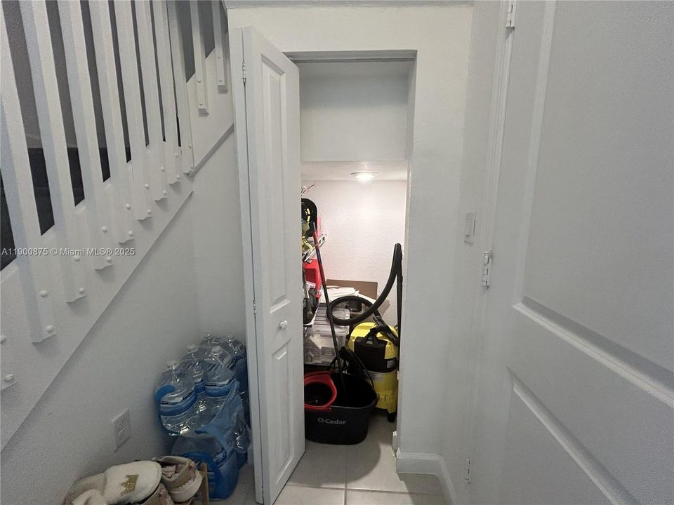 出租: $2,400 (4 贝兹, 2 浴室, 1612 平方英尺)