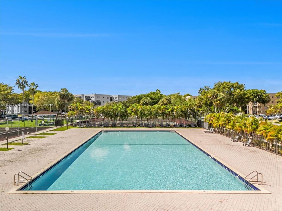 Recently Sold: $235,000 (2 beds, 2 baths, 965 Square Feet)