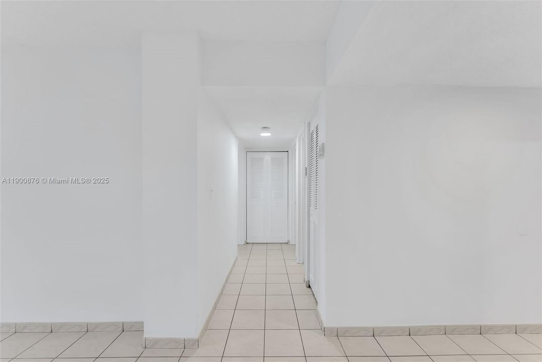 Recently Sold: $235,000 (2 beds, 2 baths, 965 Square Feet)