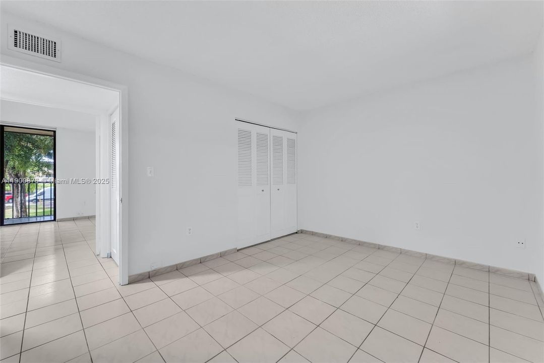 Recently Sold: $235,000 (2 beds, 2 baths, 965 Square Feet)