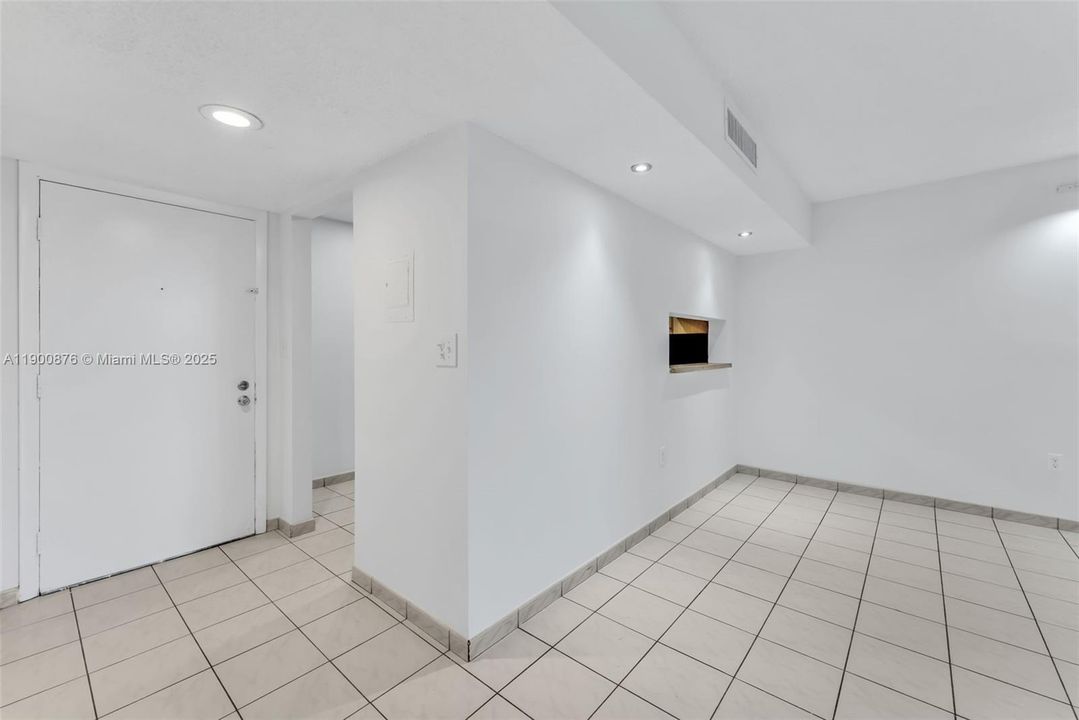 Recently Sold: $235,000 (2 beds, 2 baths, 965 Square Feet)