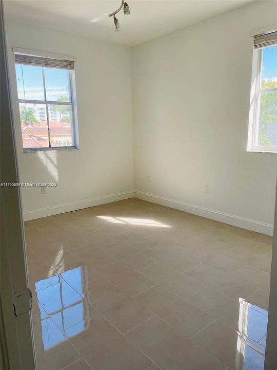 For Rent: $3,300 (3 beds, 2 baths, 1511 Square Feet)