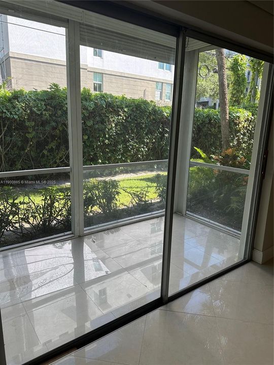 For Rent: $2,200 (2 beds, 2 baths, 1178 Square Feet)