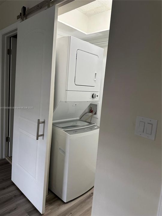 For Rent: $2,200 (2 beds, 2 baths, 1178 Square Feet)