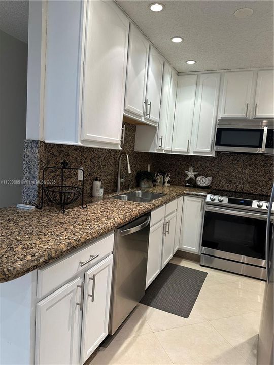 For Rent: $2,200 (2 beds, 2 baths, 1178 Square Feet)