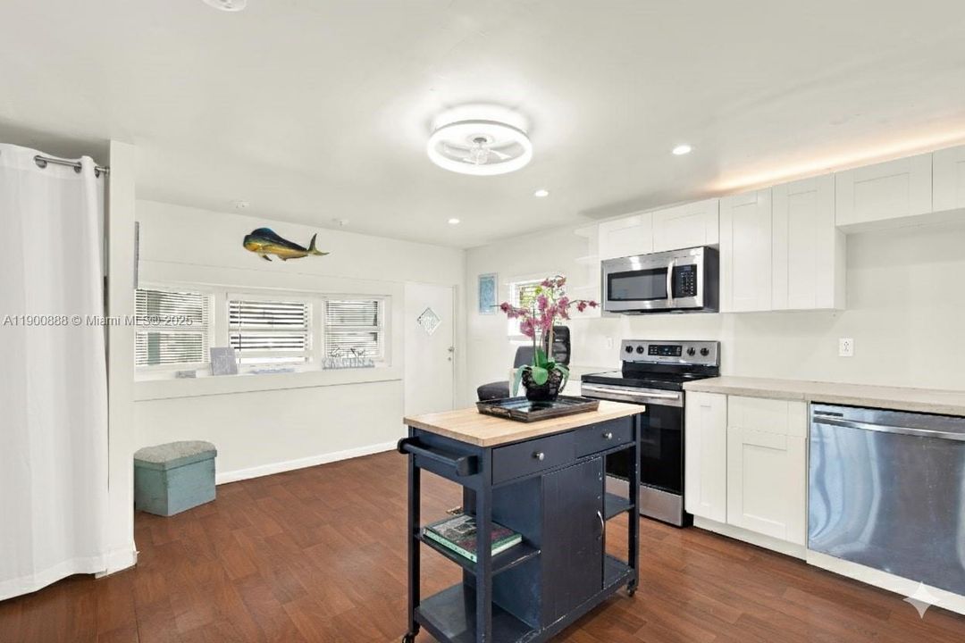 待售: $940,000 (3 贝兹, 3 浴室, 1649 平方英尺)