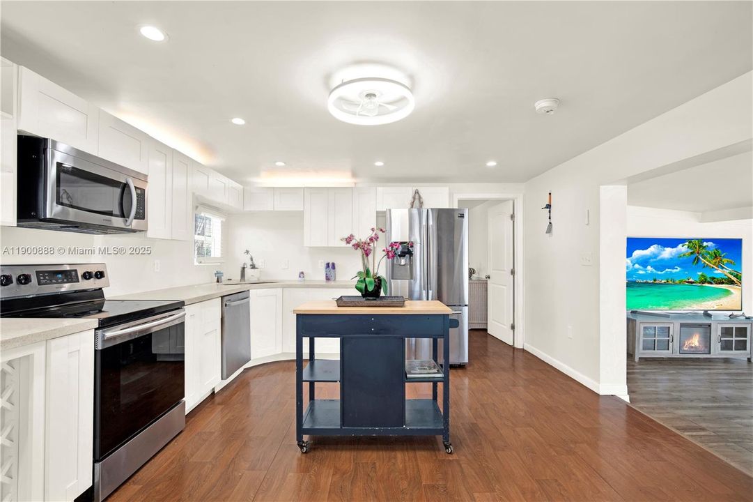 待售: $940,000 (3 贝兹, 3 浴室, 1649 平方英尺)