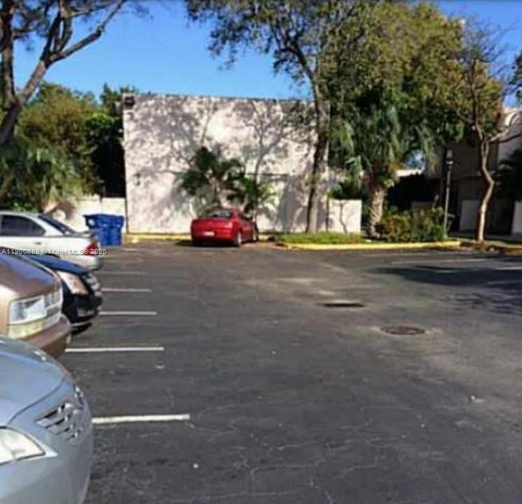 For Sale: $205,000 (2 beds, 1 baths, 760 Square Feet)