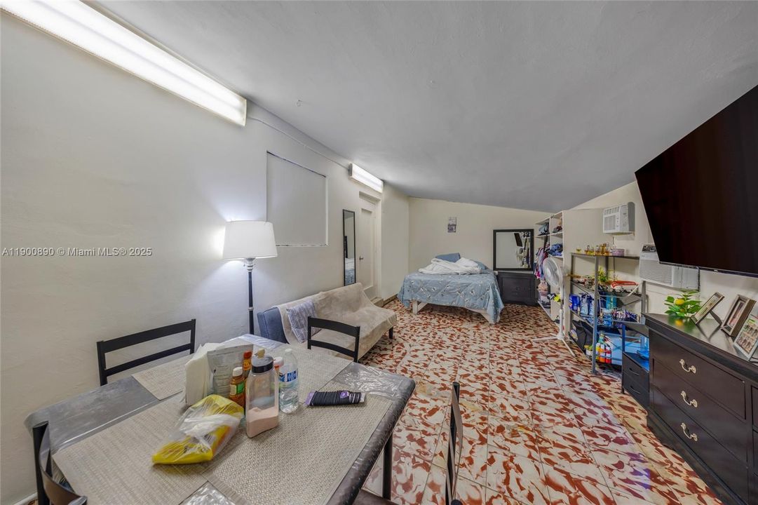 For Sale: $620,000 (3 beds, 1 baths, 1204 Square Feet)