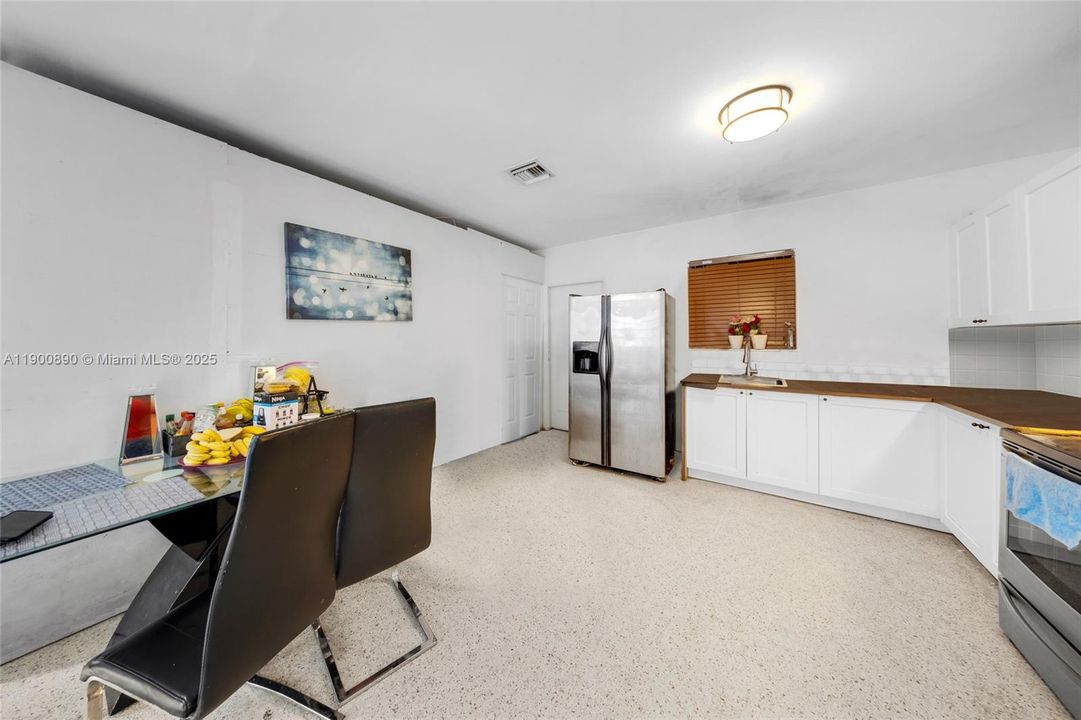 For Sale: $620,000 (3 beds, 1 baths, 1204 Square Feet)