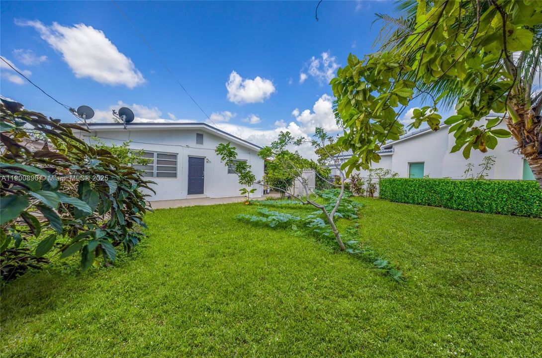 For Sale: $620,000 (3 beds, 1 baths, 1204 Square Feet)