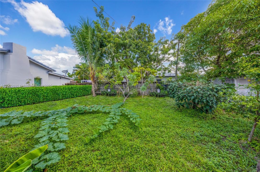 For Sale: $620,000 (3 beds, 1 baths, 1204 Square Feet)