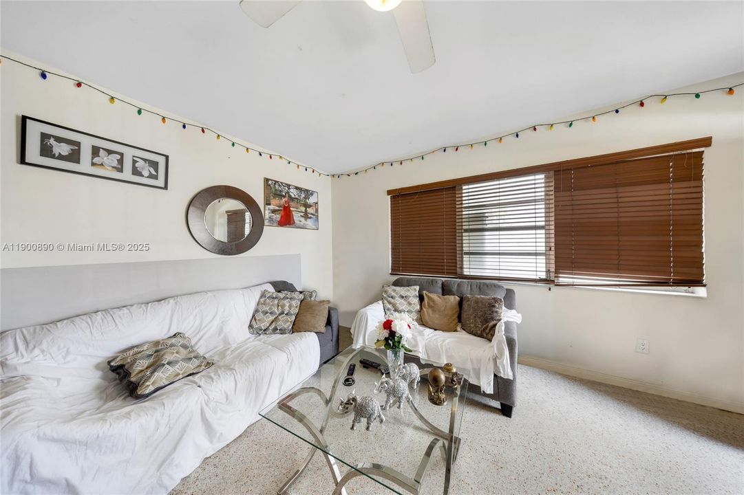 For Sale: $620,000 (3 beds, 1 baths, 1204 Square Feet)