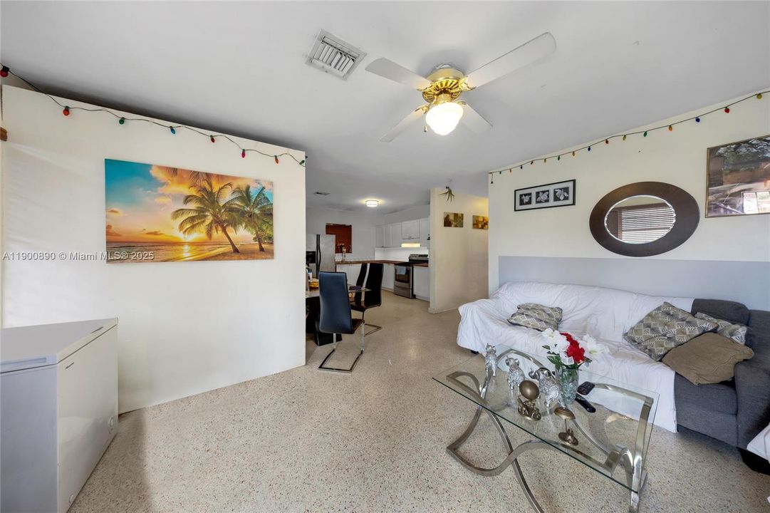 For Sale: $620,000 (3 beds, 1 baths, 1204 Square Feet)