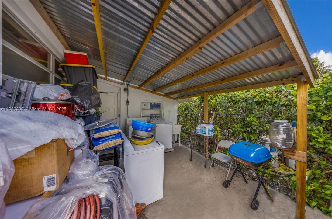 For Sale: $620,000 (3 beds, 1 baths, 1204 Square Feet)